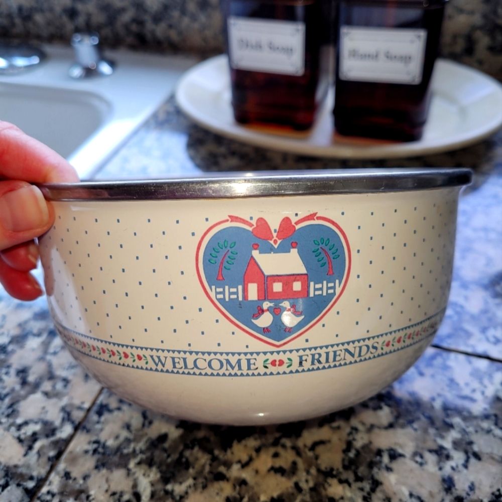 Vintage B&D enamelware bowl